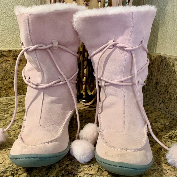 Airwalk Shoes - Pink Airwalk suede moccasin style boots